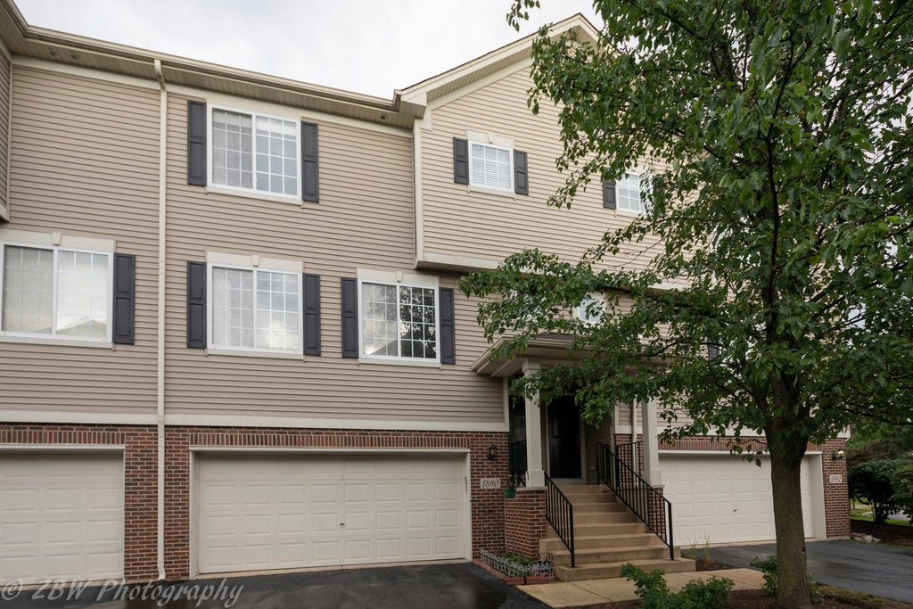 1890 Fredericksburg Lane 1890, Aurora