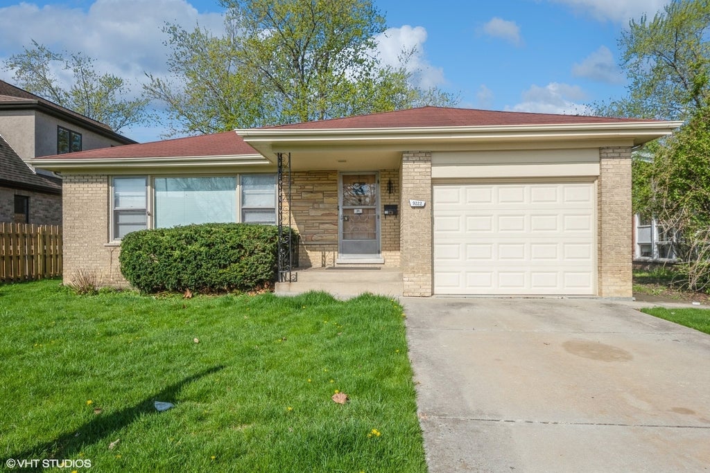 9222 Kildare Avenue, Skokie, 60076