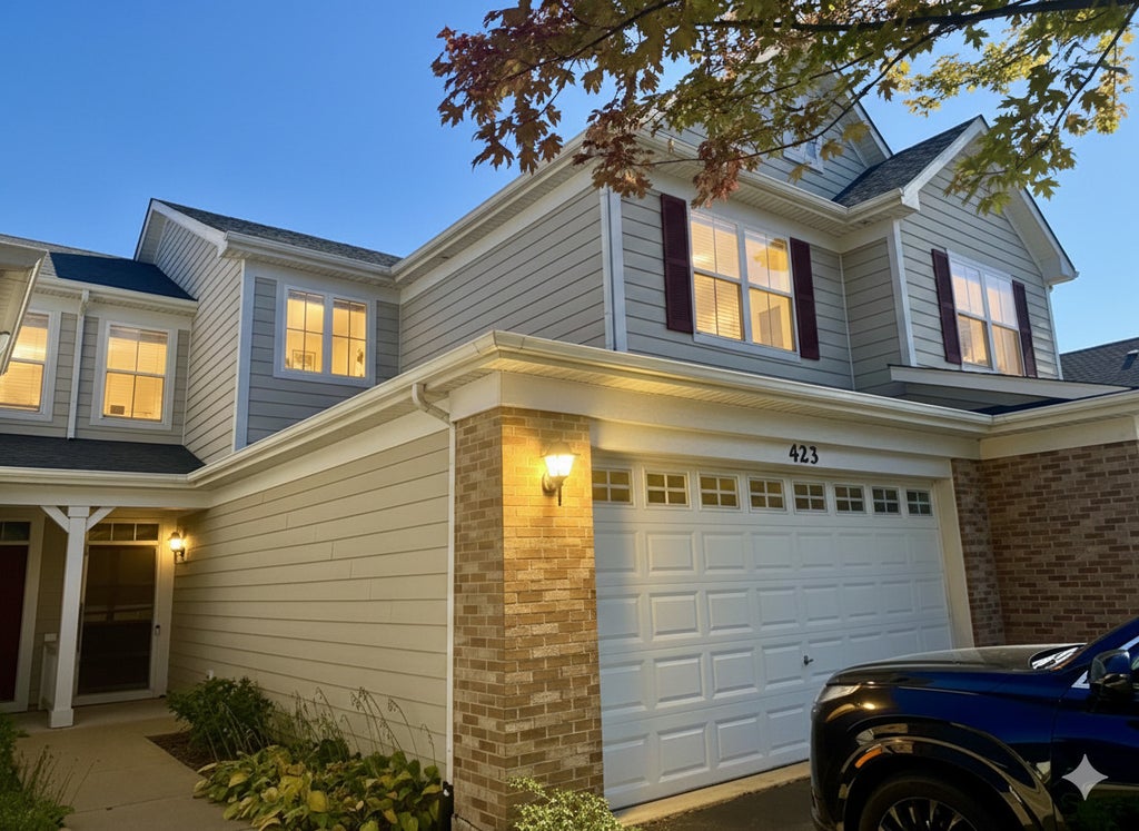 423 Acushnet Street 423, Elgin