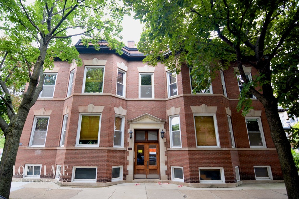 2654 West Schubert Avenue 1e, Chicago, 60647