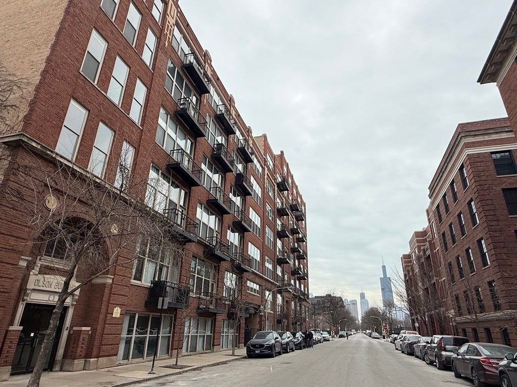 1500 West Monroe Street 605, Chicago, 60607