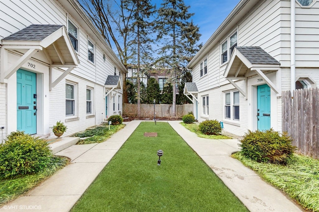 706 Green Bay Road 706, Winnetka, 60093