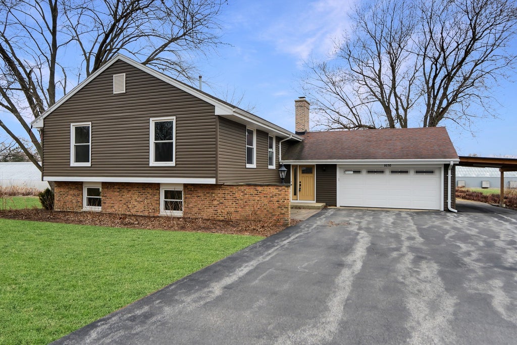 1070 Center Drive, South Elgin