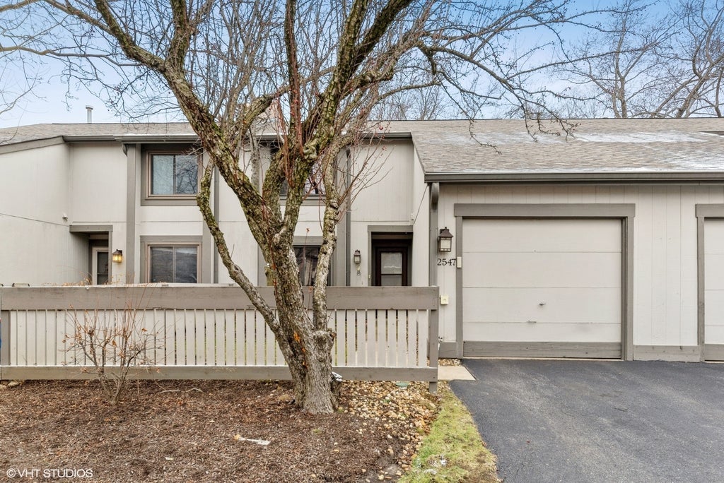 2547 Yarrow Lane, Rolling Meadows