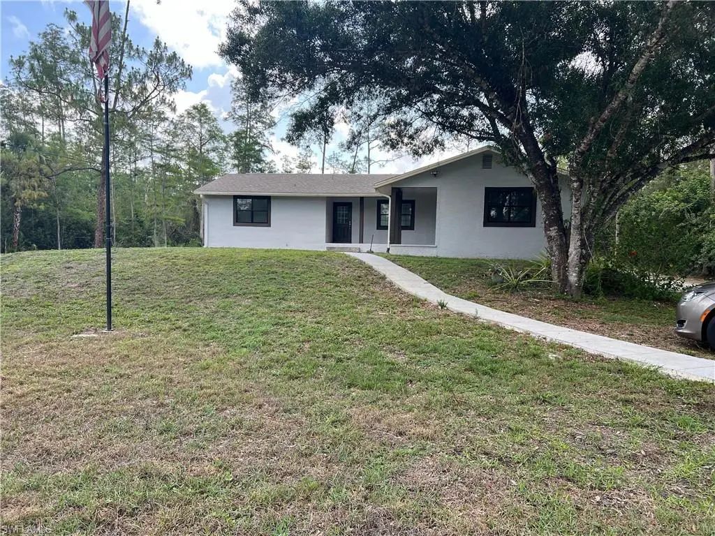 360 Desoto Blvd S, Naples