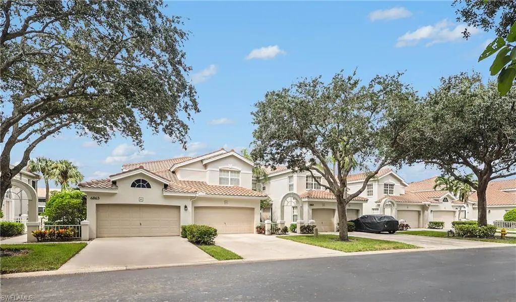 6863 Satinleaf Rd S 101, Naples