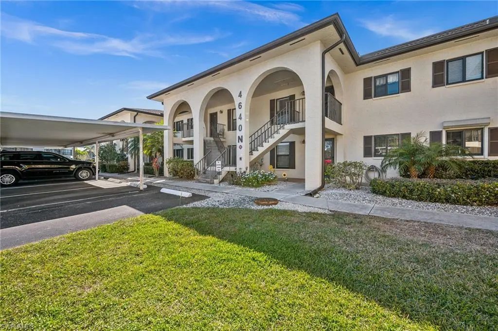 4640 Chantelle Dr N203, Naples