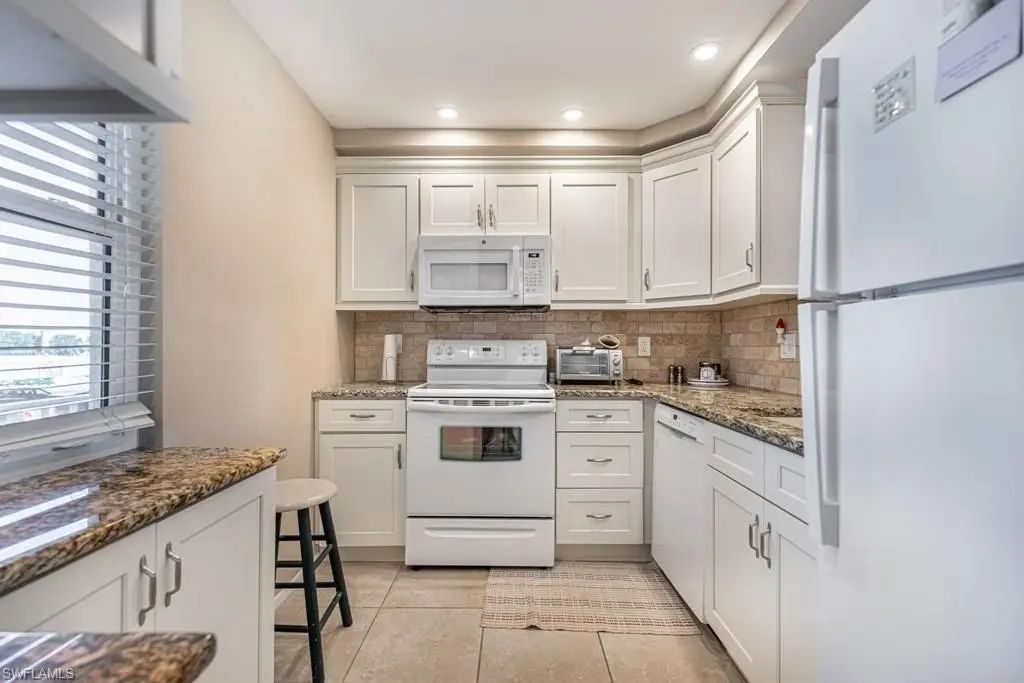 1700 Pine Valley Dr 207, Fort Myers