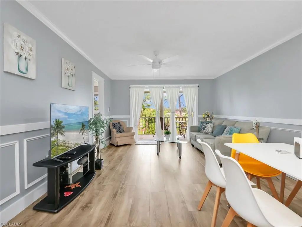 150 Turtle Lake Ct 303, Naples
