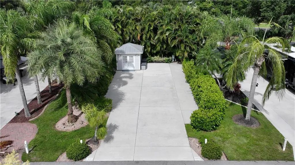10070 Parkwood Dr, Fort Myers
