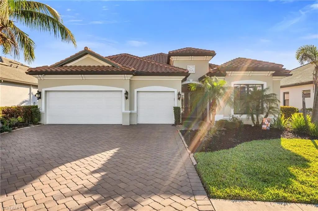 2324 Grenadines Way, Naples