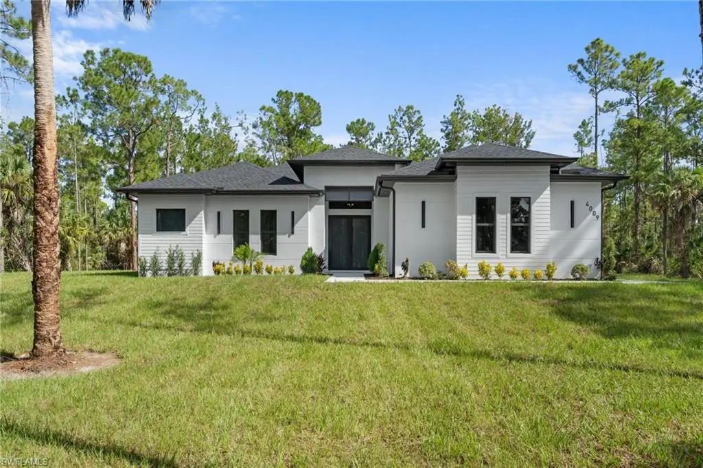 4009 8th Ave Ne, Naples