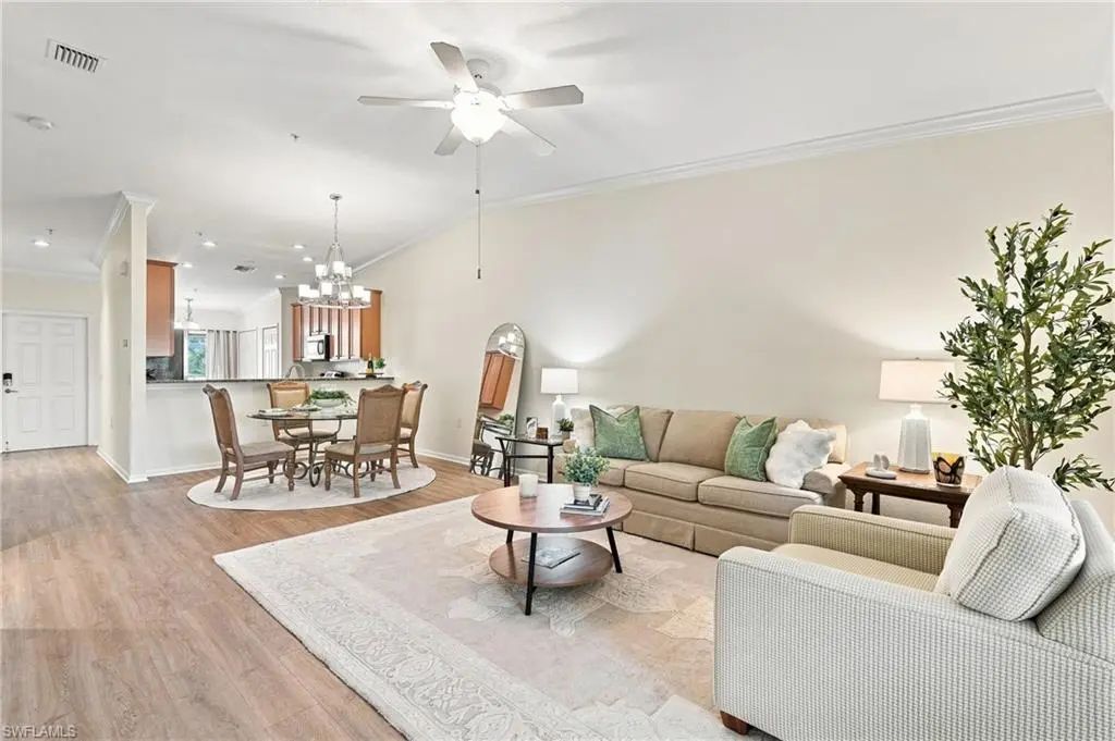 9832 Venezia Cir 1025, Naples