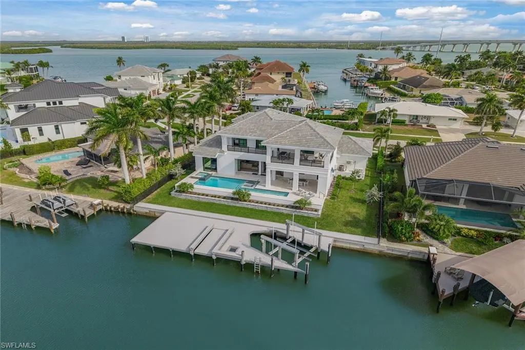 920 Iris Ct, Marco Island