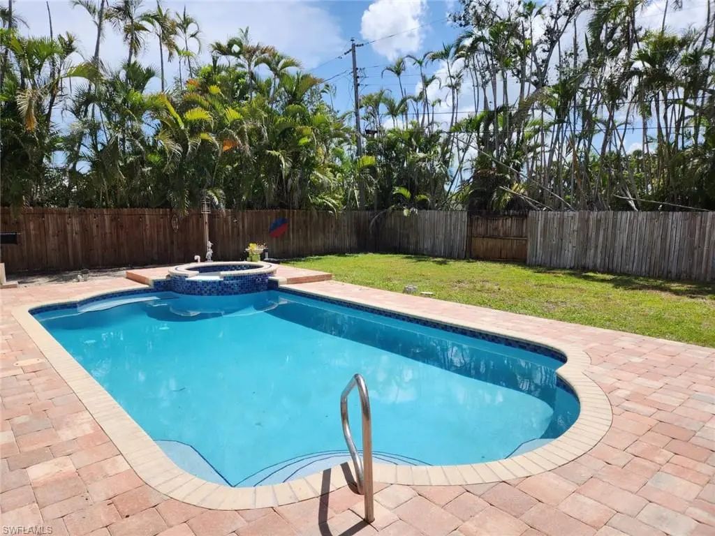 15410 Allen Way, Fort Myers