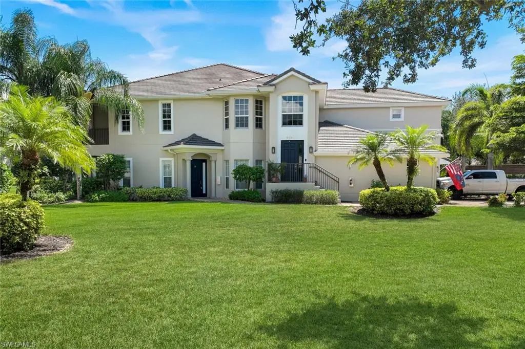 5021 Maxwell Cir 101, Naples