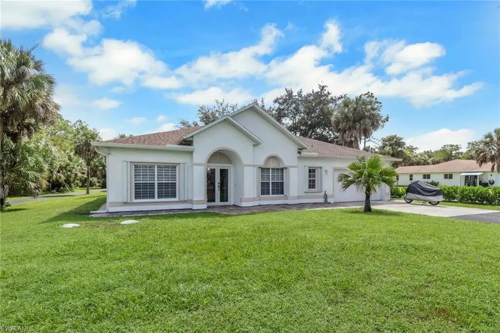 330 17th St Sw, Naples
