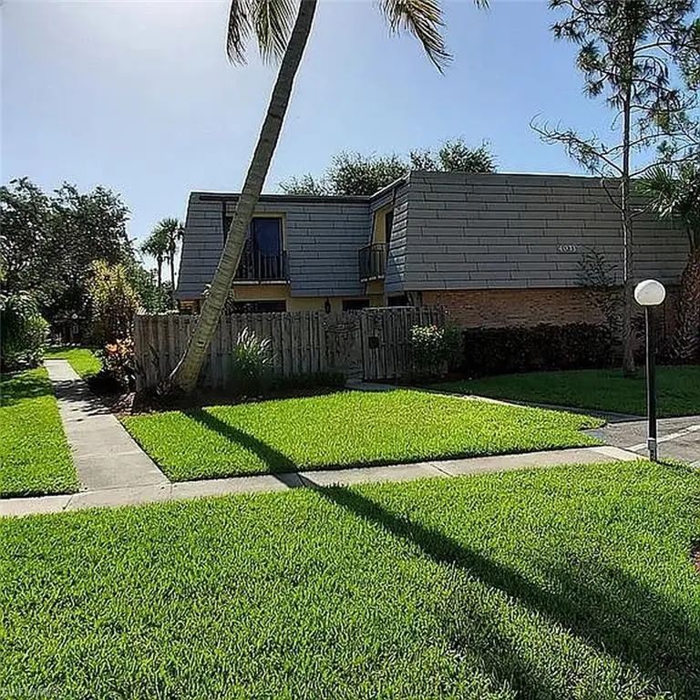 4033 Sandlewood Ln 3, Fort Myers