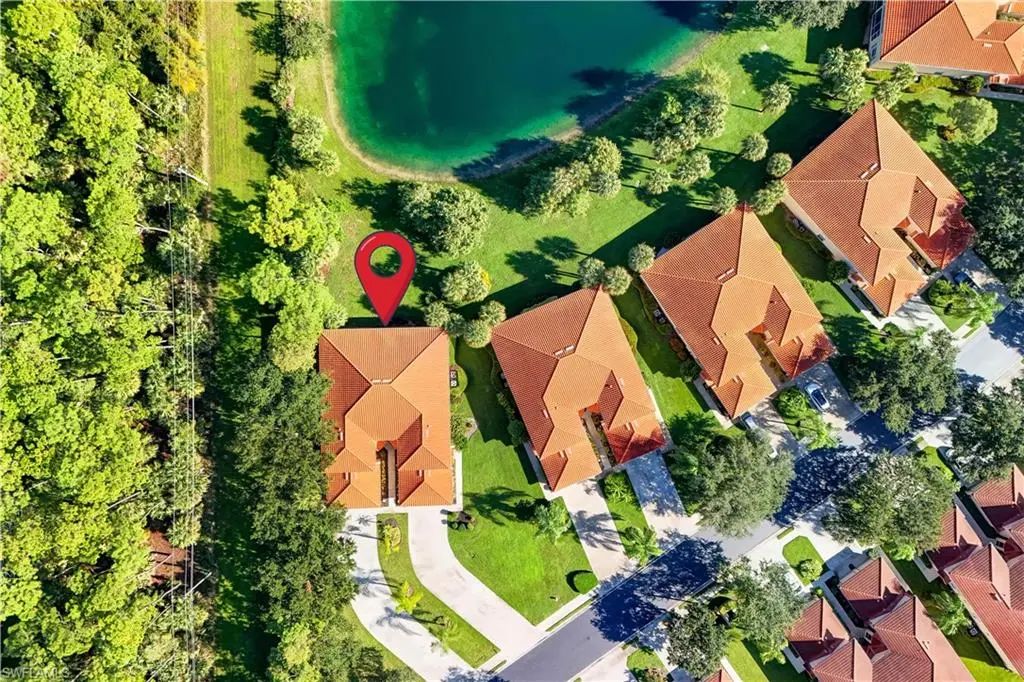 475 Robin Hood Cir 202, Naples