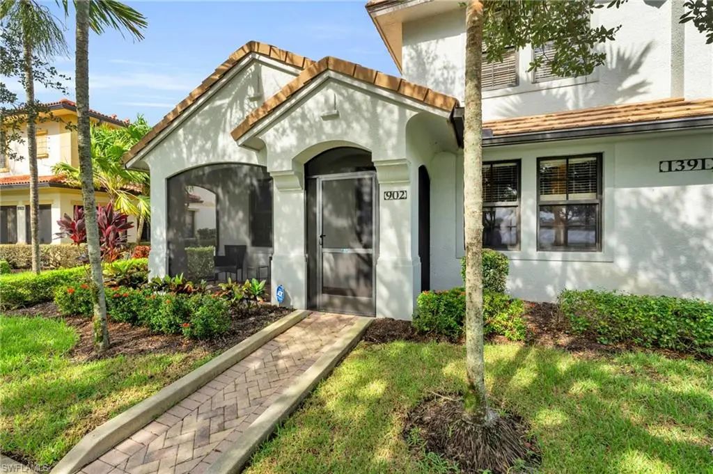 1391 Santiago Cir 902, Naples