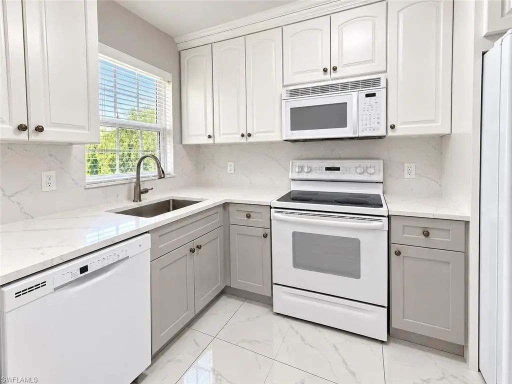 501 Forest Lakes Blvd 212, Naples