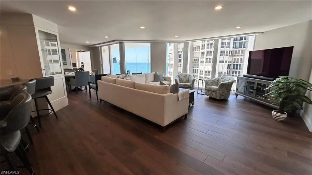4041 Gulf Shore Blvd 1103, Naples