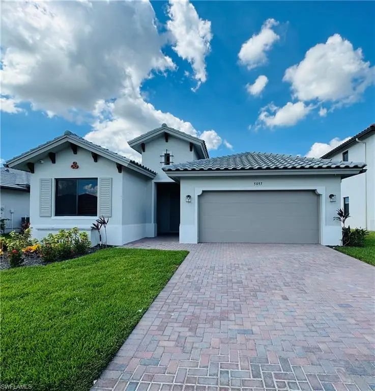 5089 Penella Ave, Ave Maria