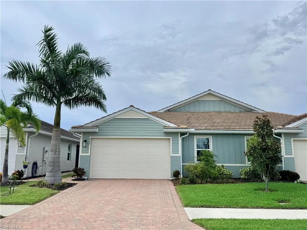 842 Enbrook Loop, Naples