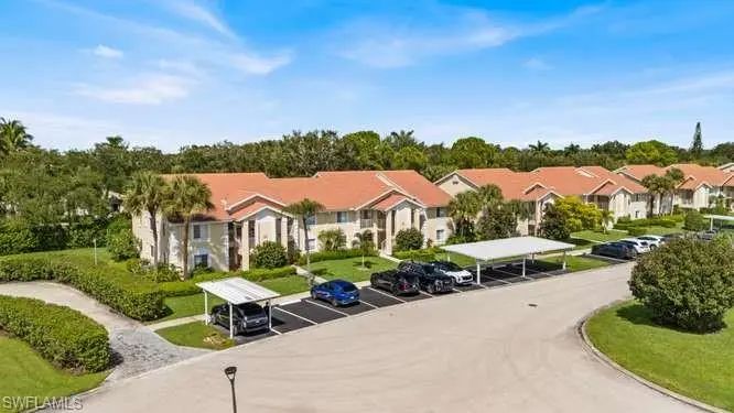 7701 Jewel Ln 202, Naples