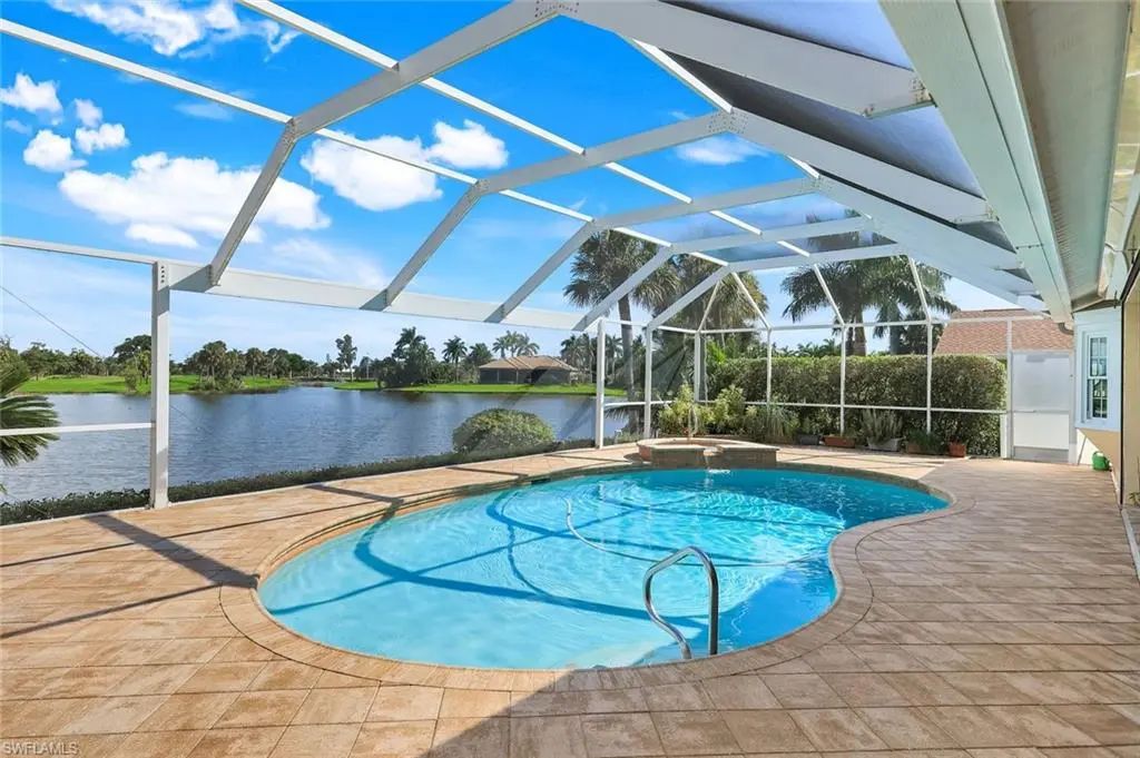 16111 Forest Oaks Dr, Fort Myers