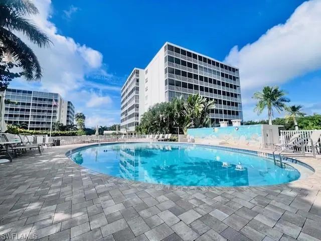 5 Bluebill Ave 303-1, Naples