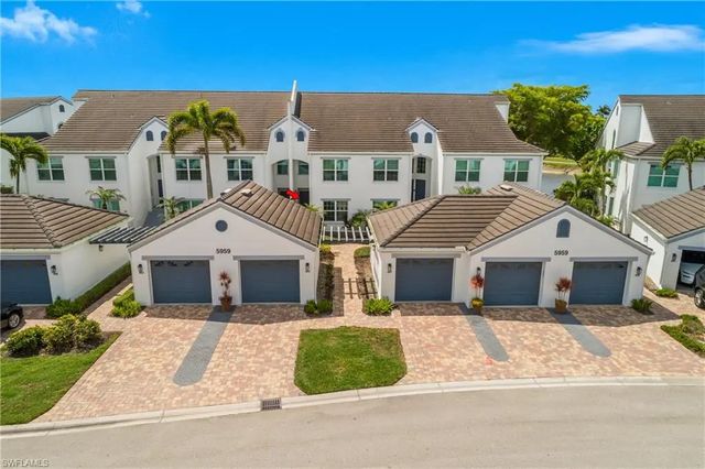 Photo of 5959 Sand Wedge Ln 403, NAPLES FL