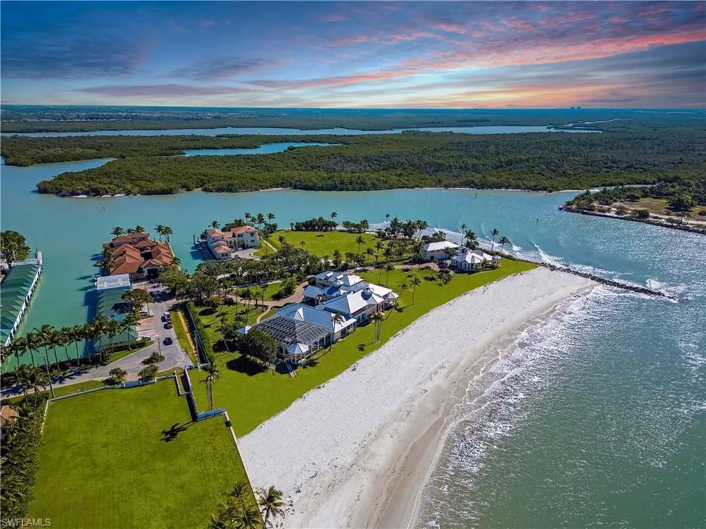 100 & 104 Bay Rd, NAPLES, FL, 34102