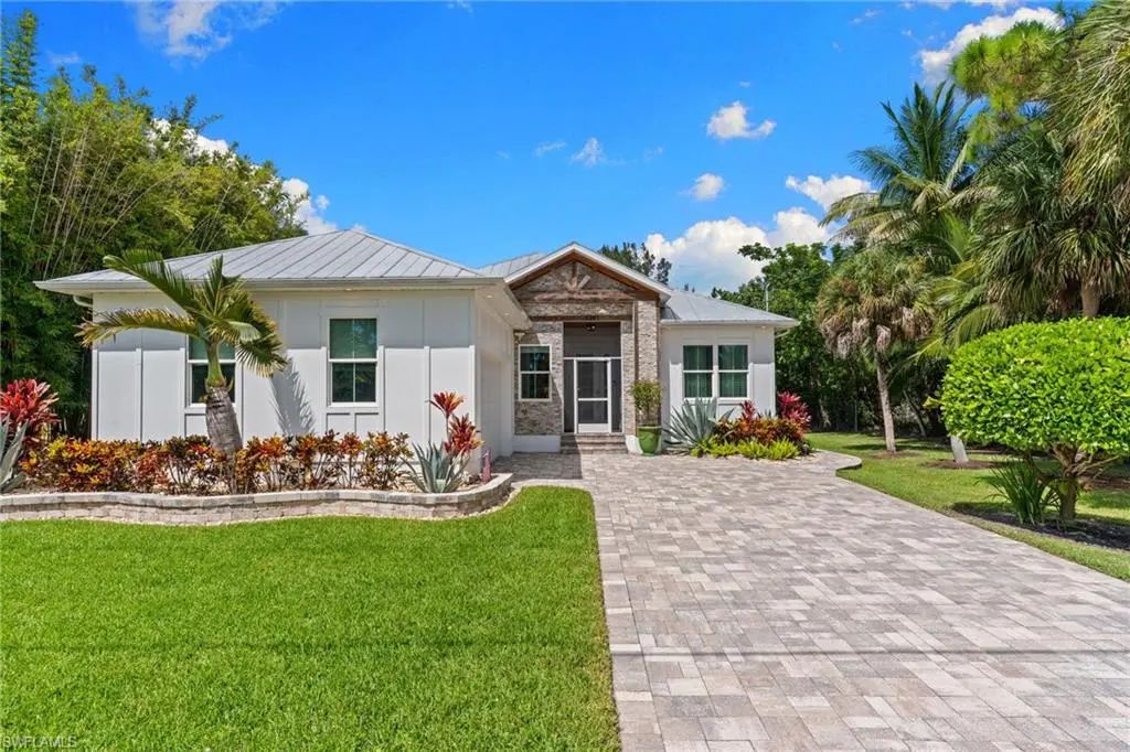 2291 Thomasson Dr, Naples