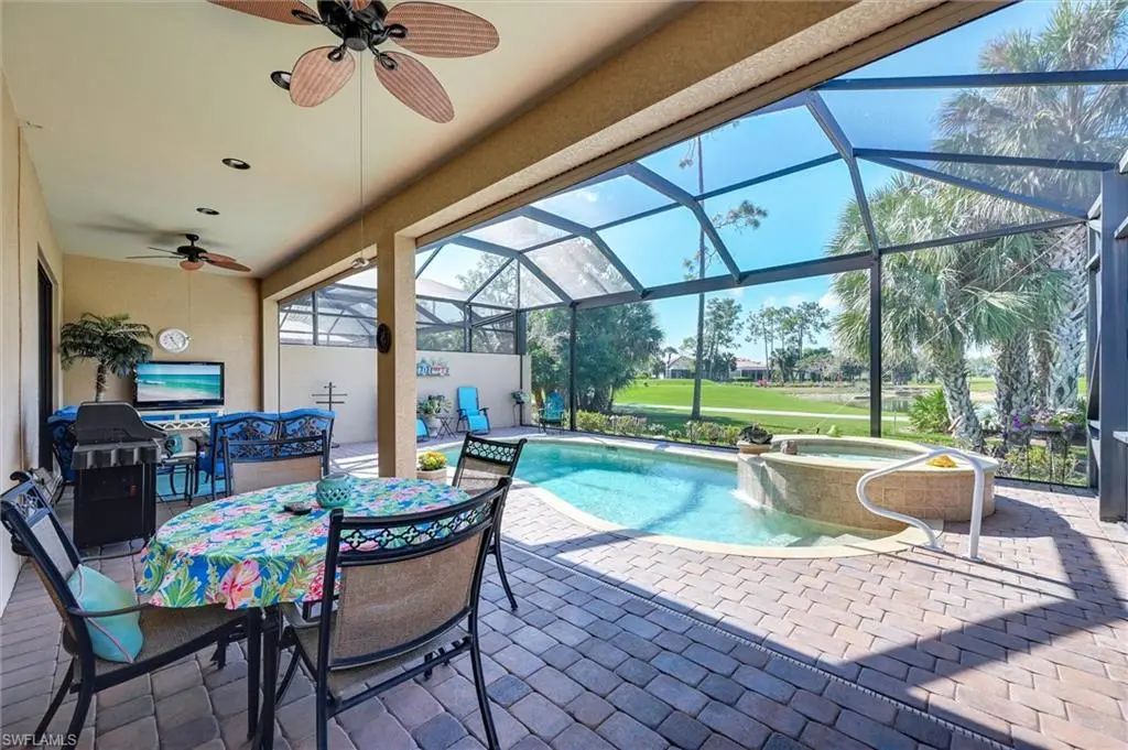 7587 Moorgate Point Way, Naples