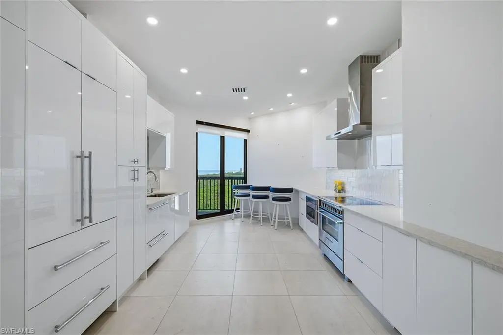 6075 Pelican Bay Blvd Phc, Naples