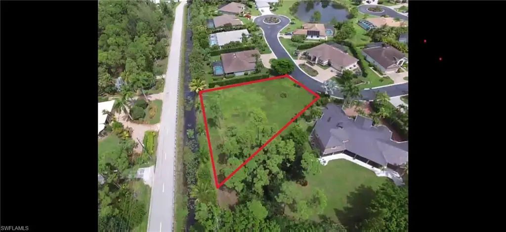10024 Hidden Pines Ln, Bonita Springs