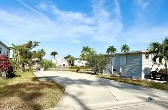 276 Bass Ln, Naples