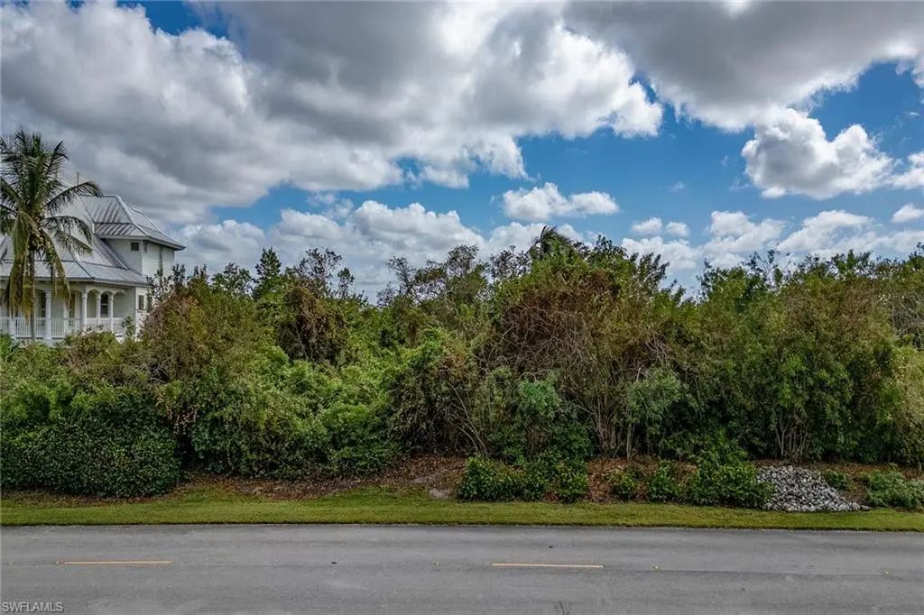 870 Whiskey Creek Dr, Marco Island