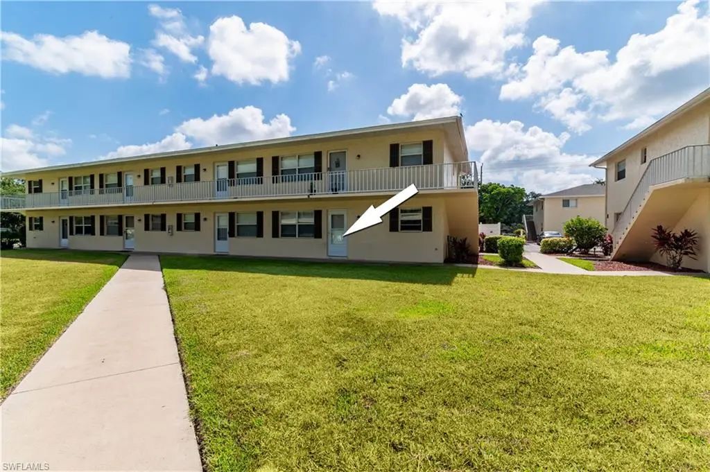 3325 Airport Rd N T1, Naples