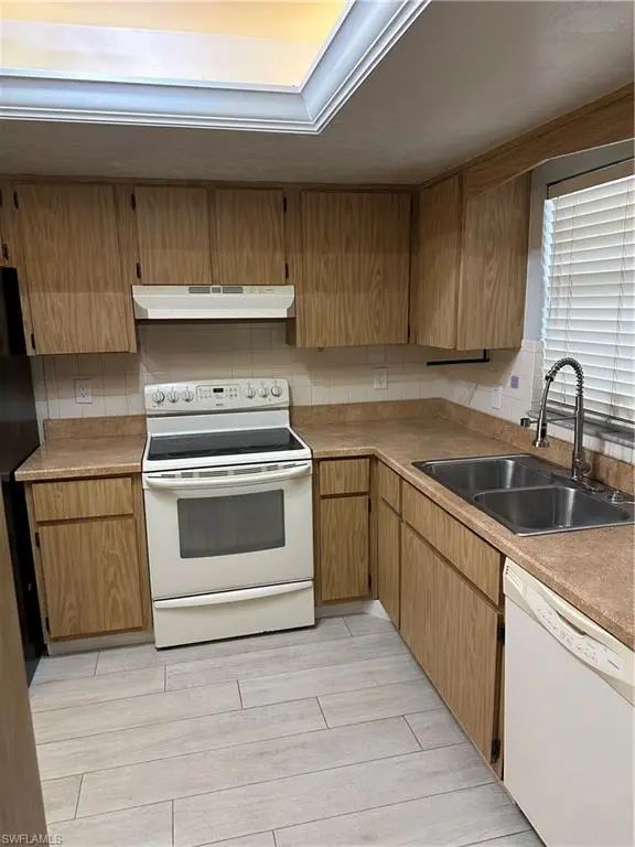 4955 Pepper Cir B206, Naples