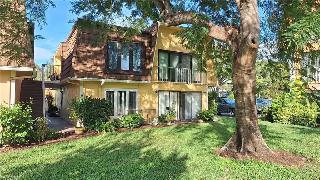 406 Meadowlark Ln A, Naples