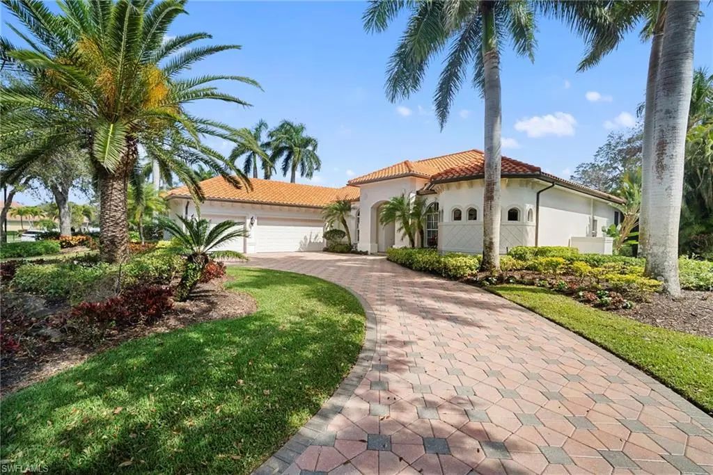 7620 Palmer Ct, Naples