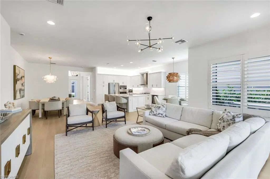 12255 Bonnet Dr, Naples