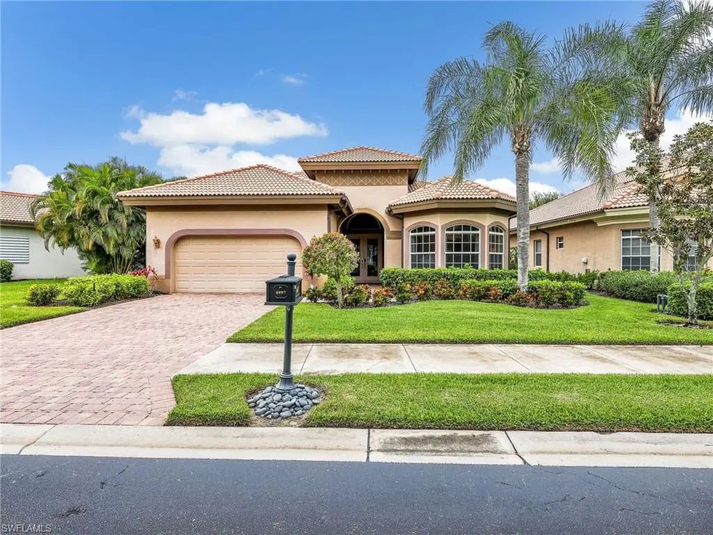 6097 Dogleg Dr, Naples