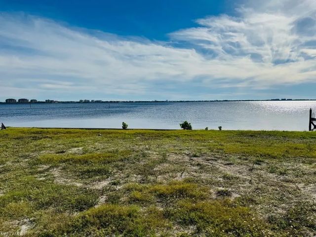 Photo of 602 Coral Dr, CAPE CORAL FL