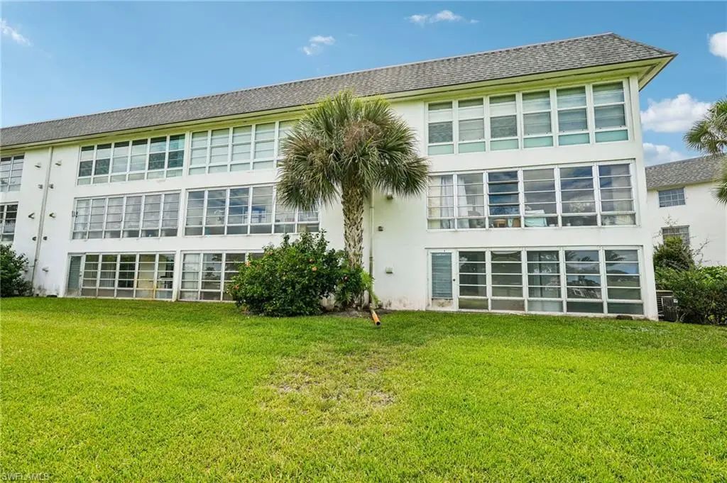 315 Saint Andrews Blvd D5, Naples