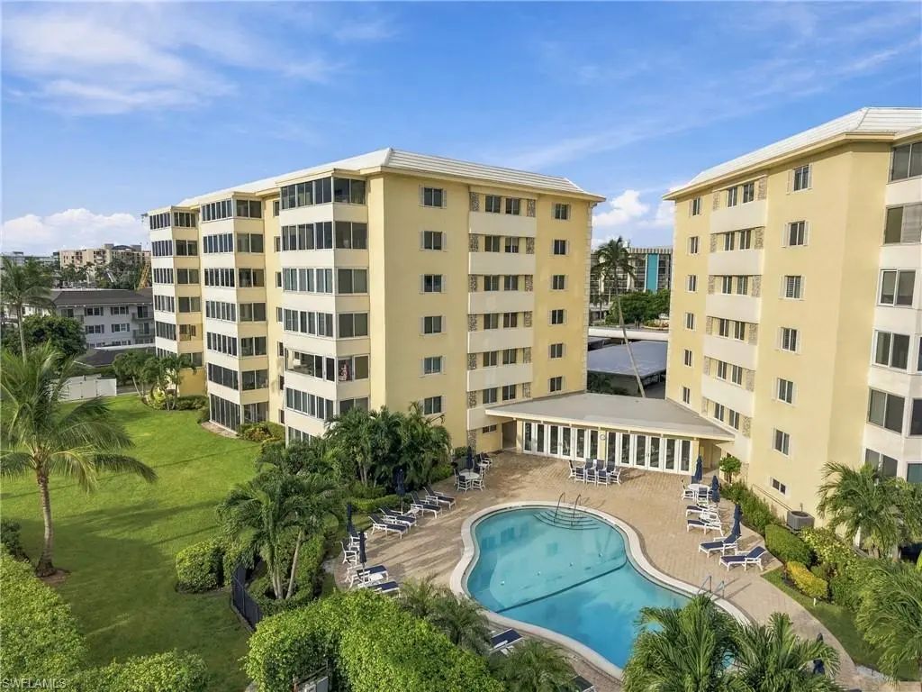 3410 Gulf Shore Blvd N 304, Naples
