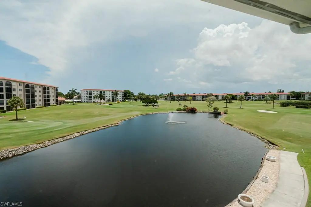 49 High Point Cir S 303, Naples