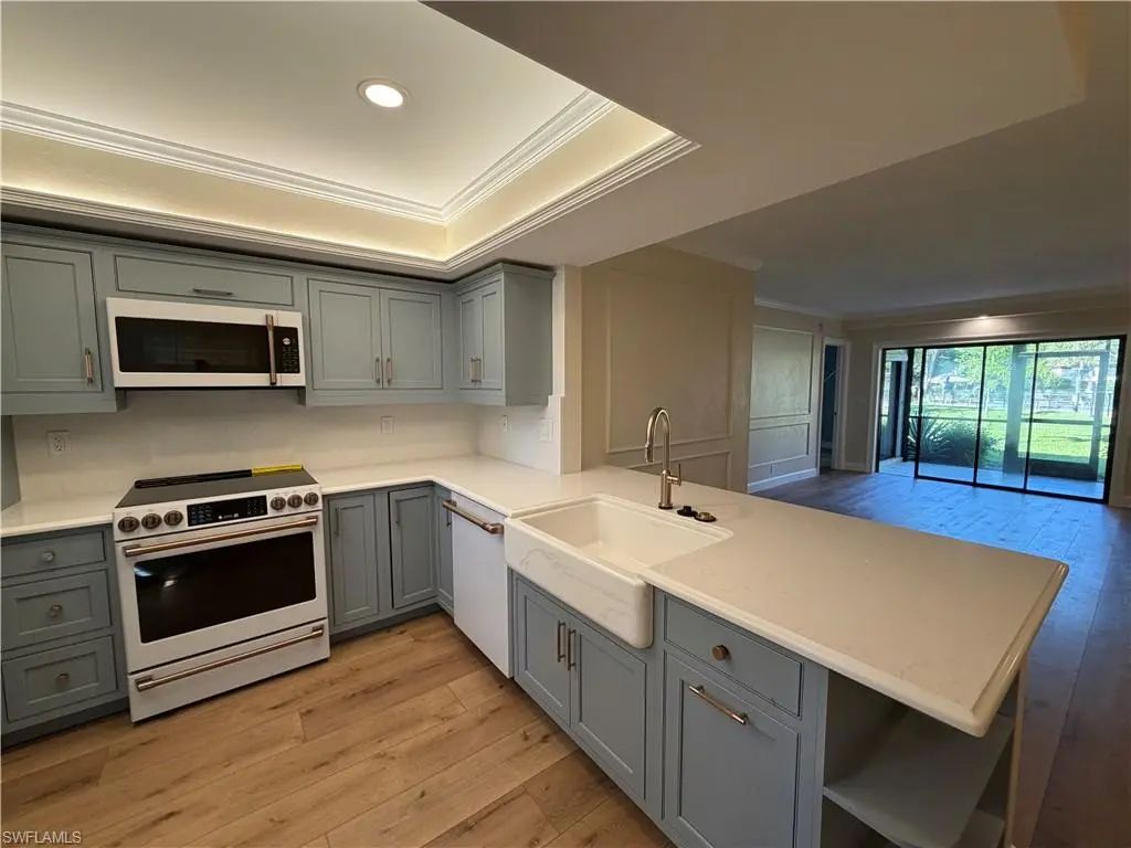 1733 Courtyard Way 104, Naples